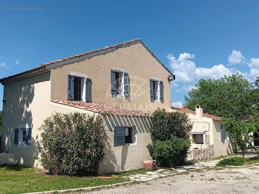 Maison à L'ISLE-SUR-LA-SORGUE