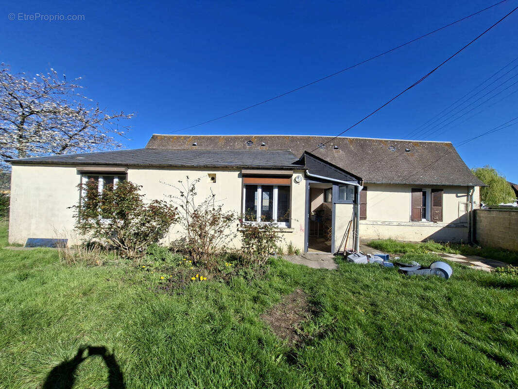 Maison à FEUQUIERES-EN-VIMEU