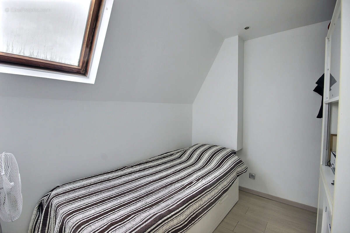 Appartement à COURBEVOIE