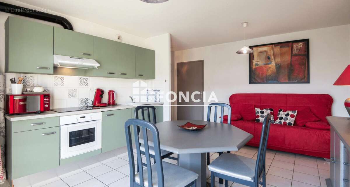 Appartement à ONET-LE-CHATEAU