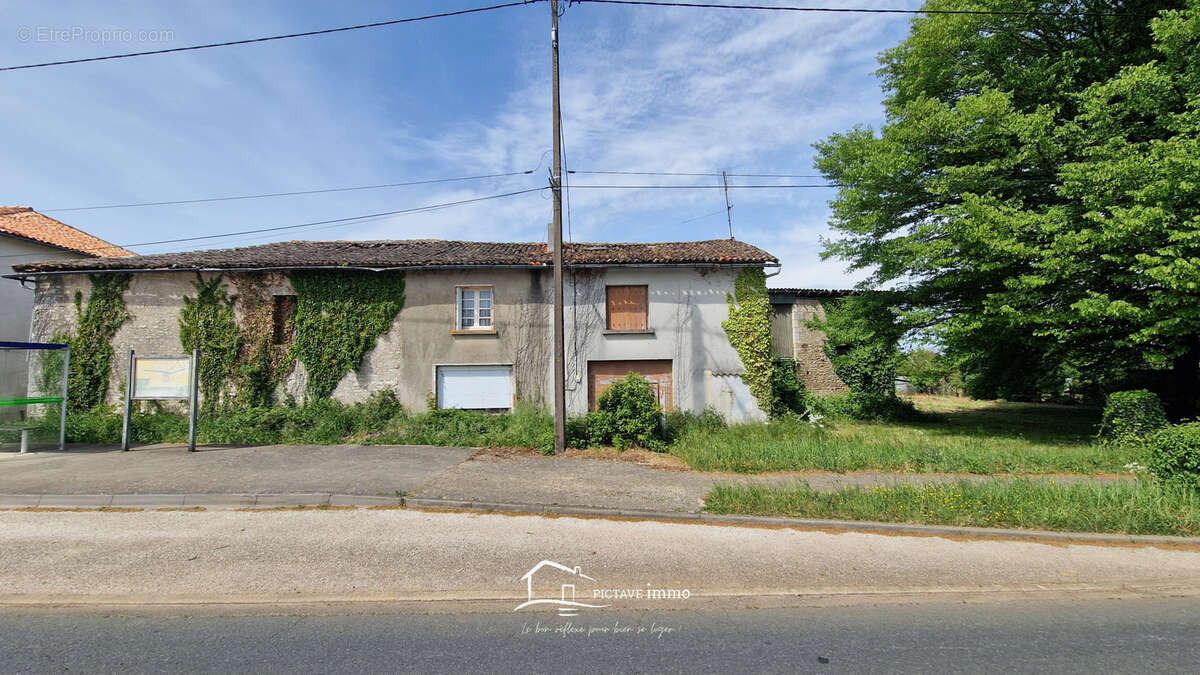 Maison à PAMPROUX