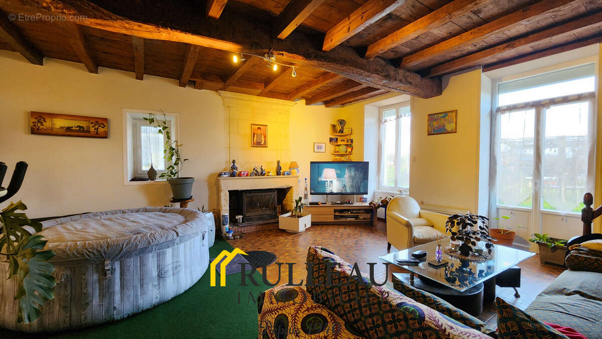 Maison à COMPS
