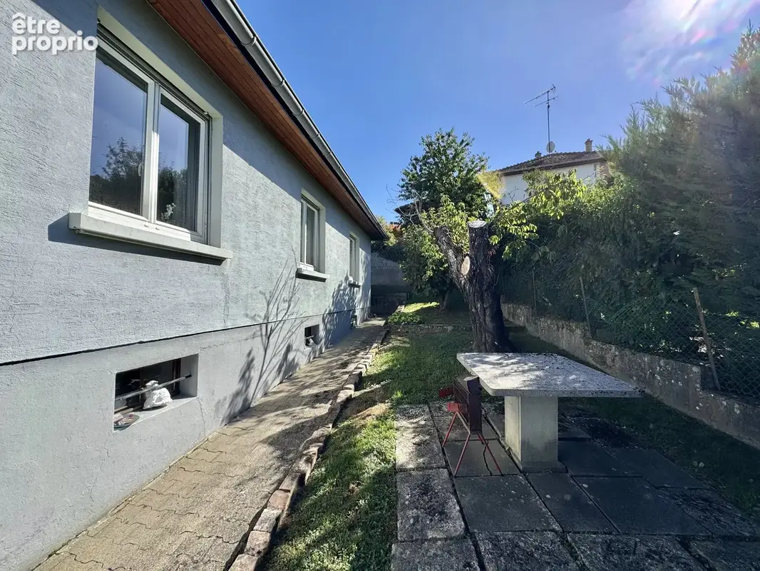 ALTKIRCH - Plain-pied sur les hauteurs à rafraîchir - photo 17