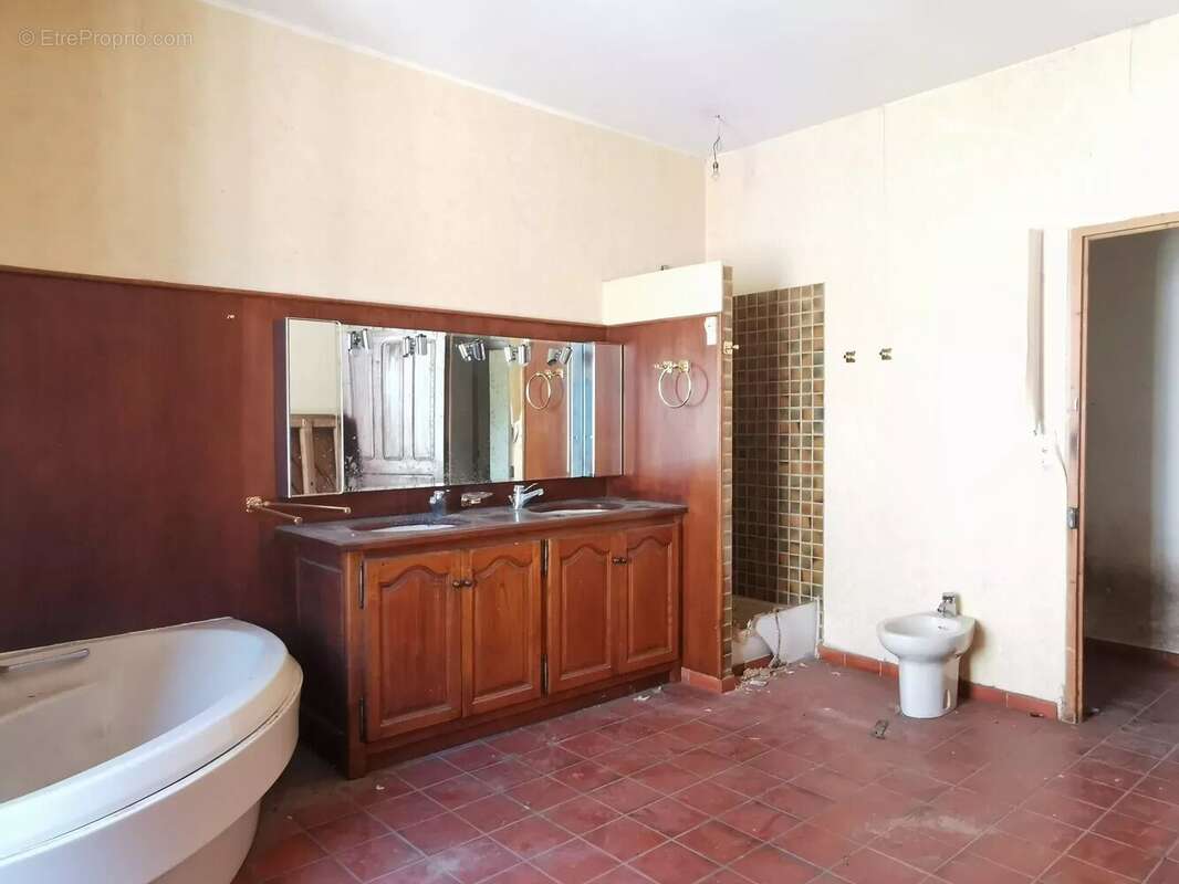 Maison à LABLACHERE