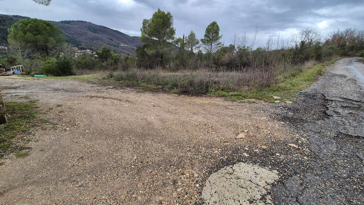 Terrain à LAMALOU-LES-BAINS