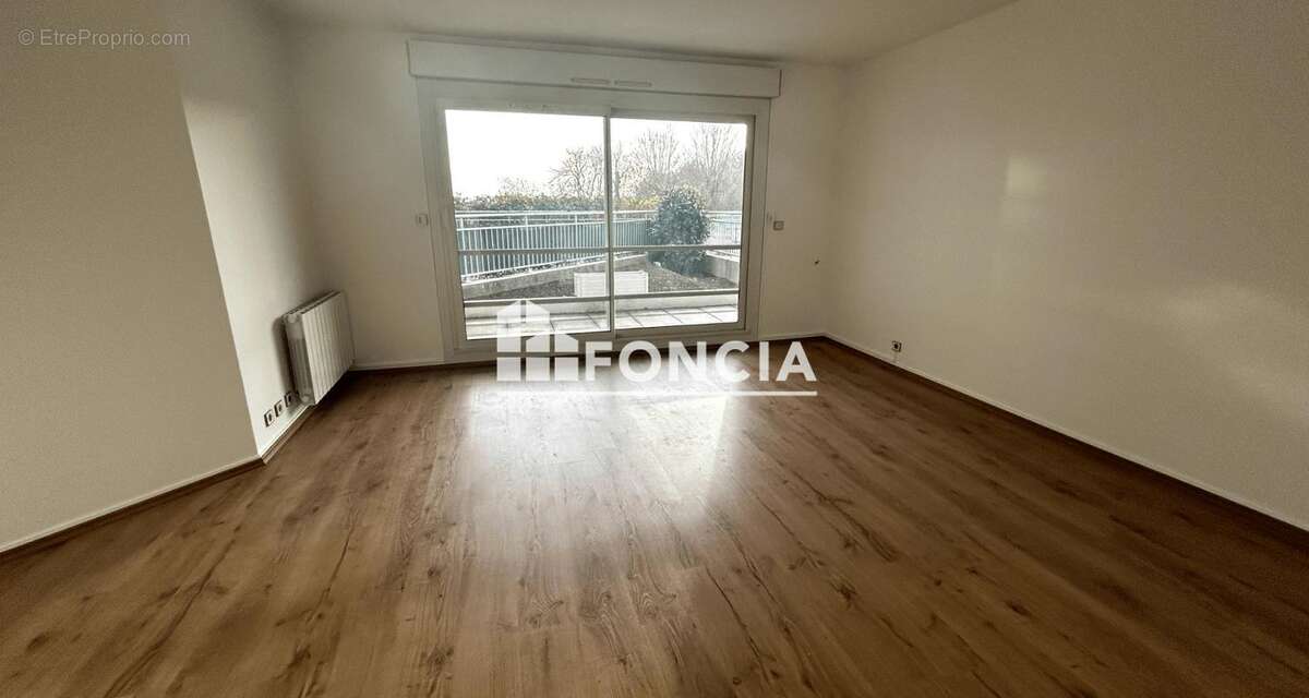 Appartement à MONT-SAINT-AIGNAN