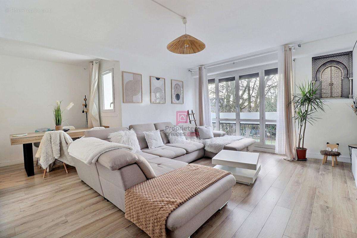 Appartement à SAINT-MICHEL-SUR-ORGE