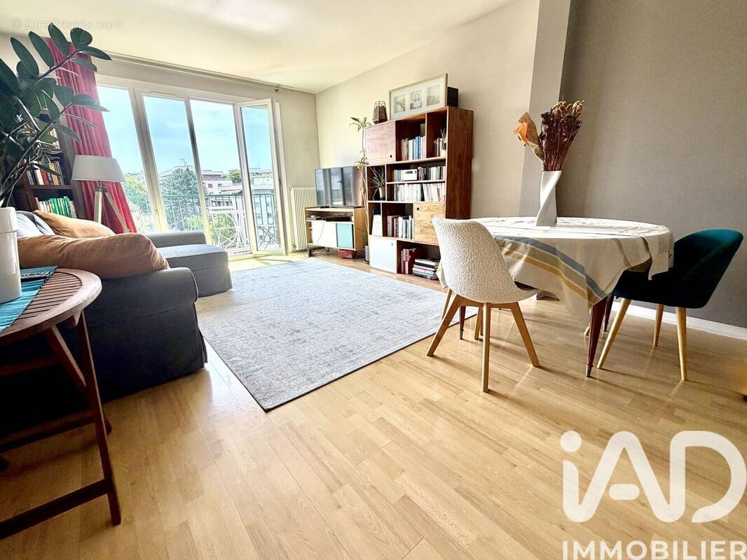 Photo 1 - Appartement à RUEIL-MALMAISON