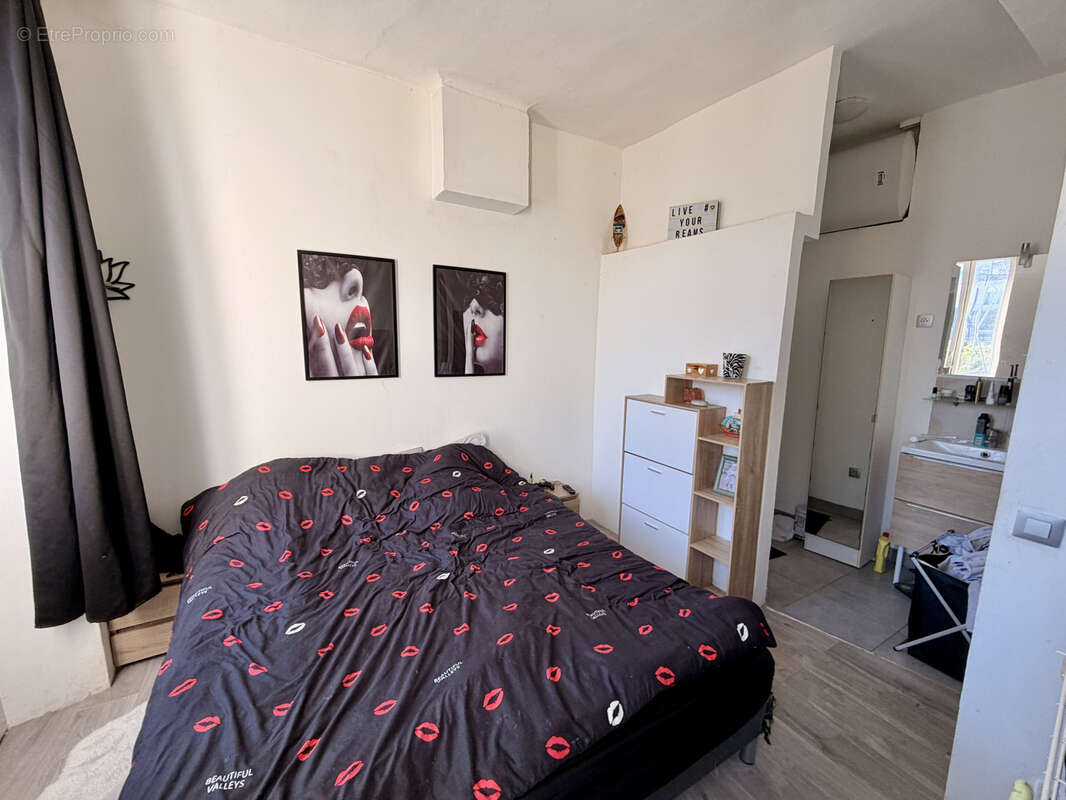 Appartement à MARSEILLE-4E