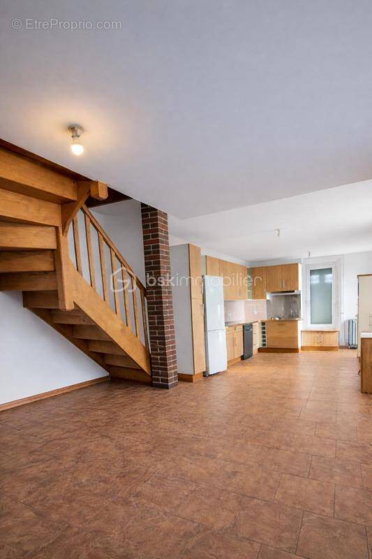 Maison à VILLENEUVE-SUR-YONNE