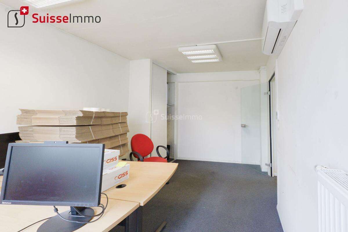 Local commercial  200 m2 - photo 8