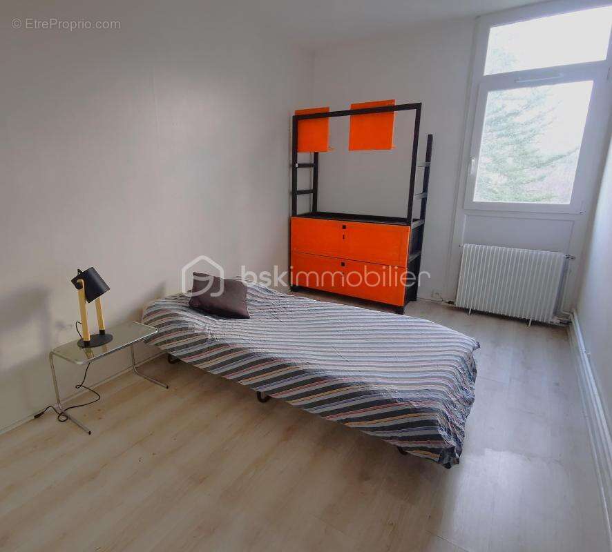 Lyon 9ᵉ – T3 Bis lumineux avec balcon, cave et vue dégagée - photo 5