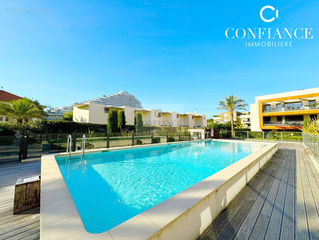 Appartement à VILLENEUVE-LOUBET