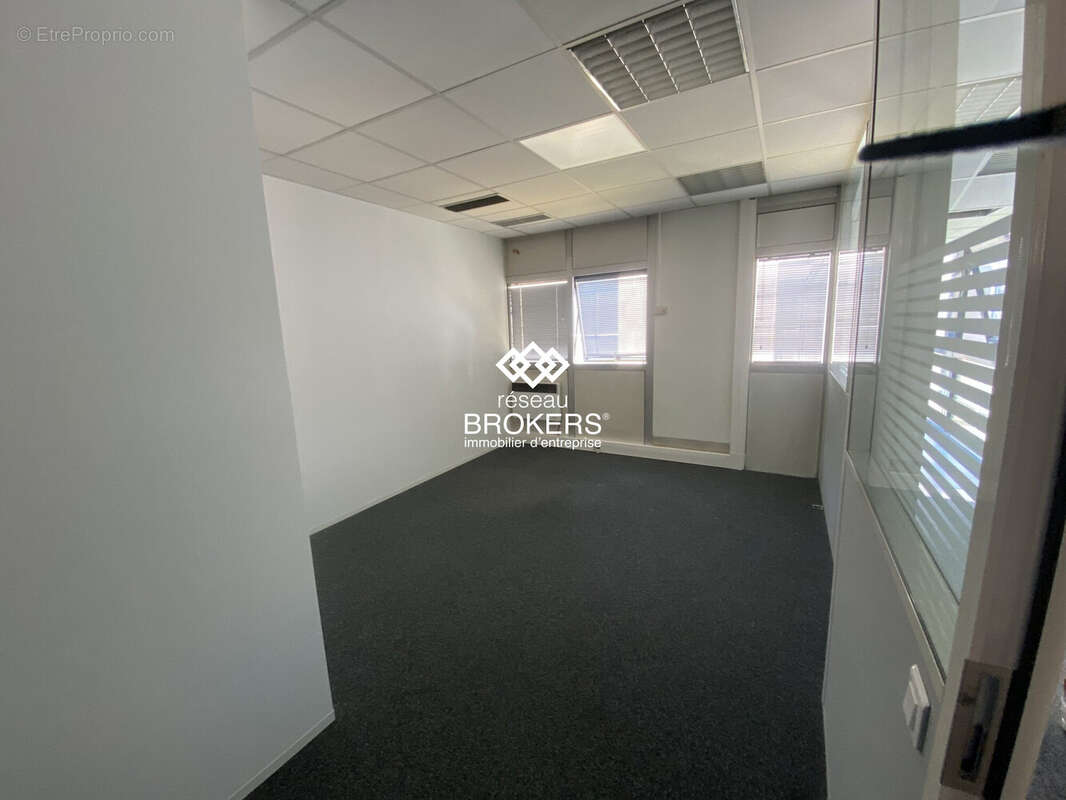 Commerce 455 m² à Montbonnot-Saint-Martin  - photo 7
