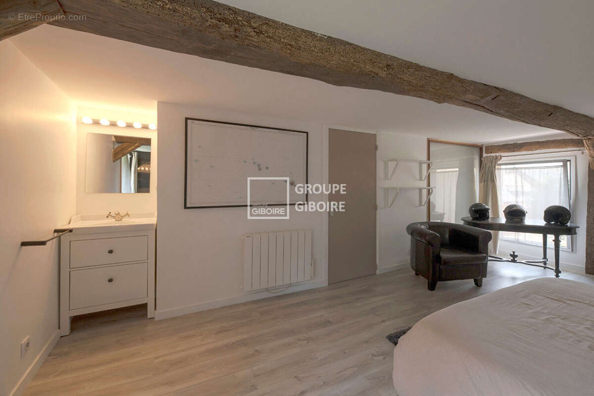 Maison à LA CHAPELLE-DES-FOUGERETZ