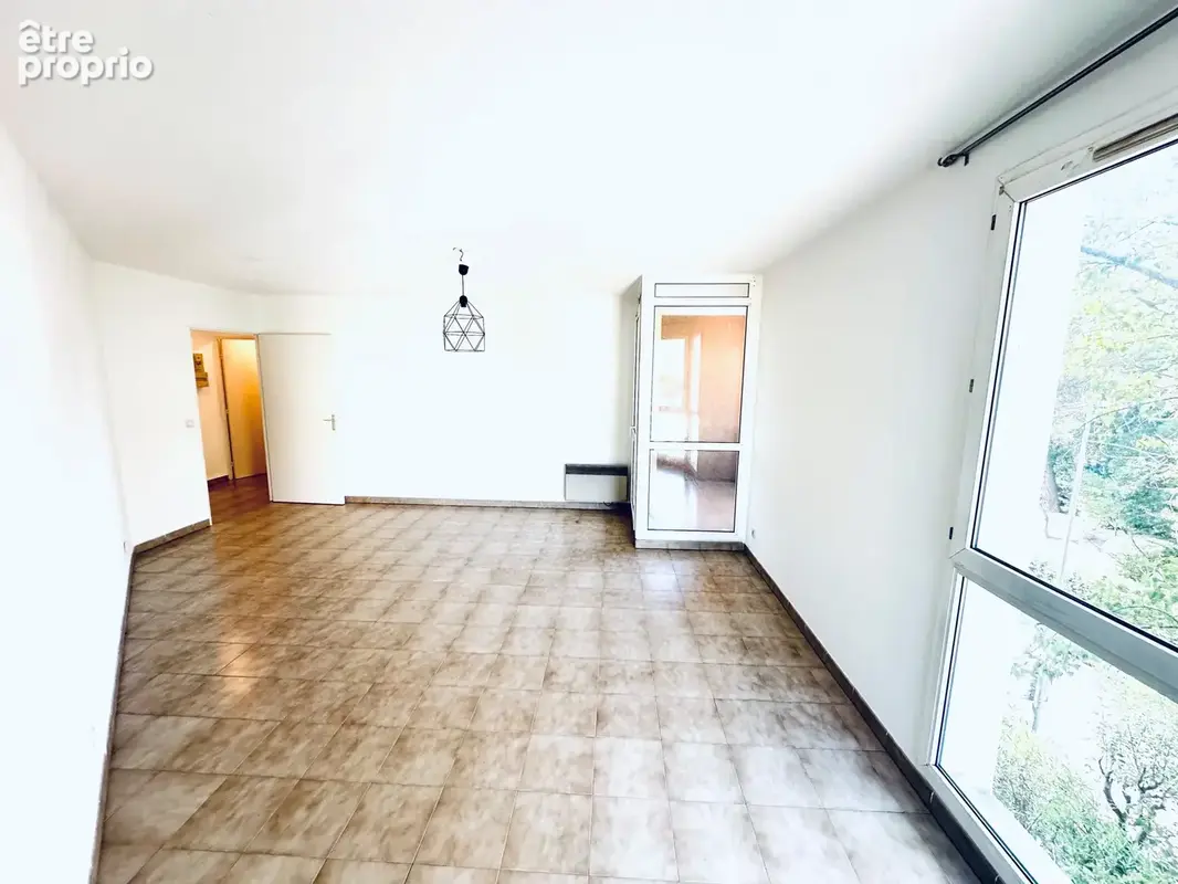 T2 55m2 Terrasse, ascenseur et parking sous sol, Le garlaban résidence fermée Aix en Provence, - photo 2