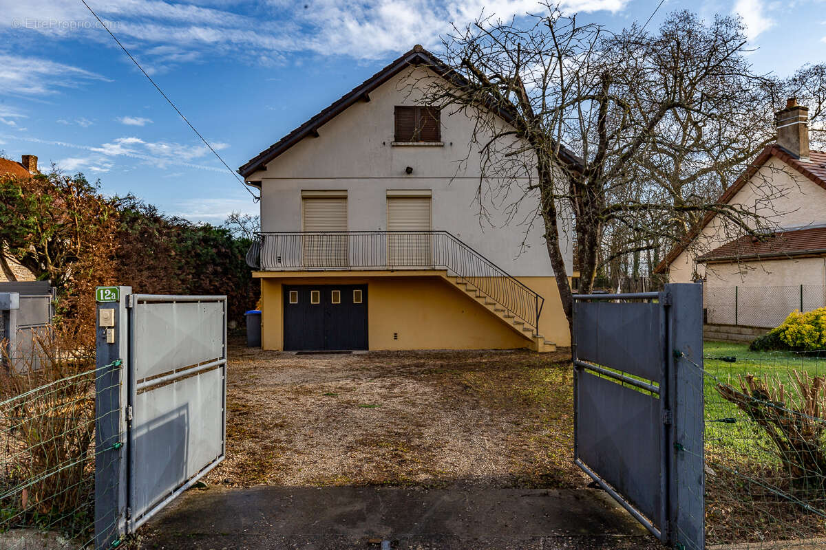 Maison à LONGECOURT-EN-PLAINE