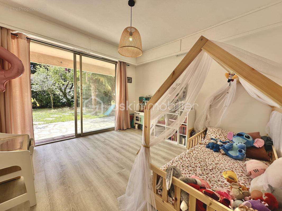 Appartement à VENCE