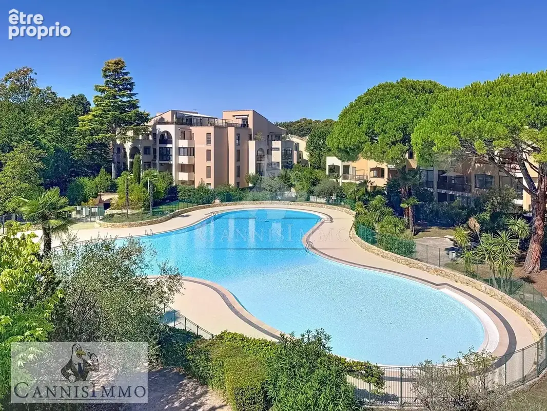 Appartement à MOUGINS
