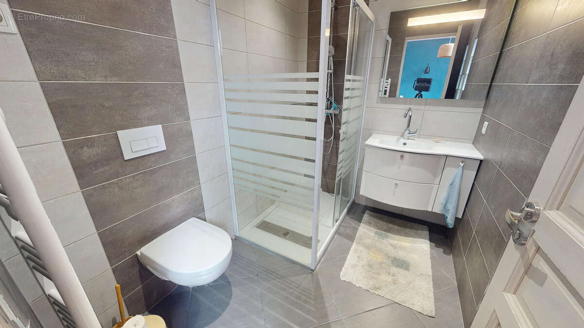 EN EXCLUSIVITE ! le prix d'un grand appartement! Maison de bourg de caractère rénovée, avec garage et terrasse - photo 19