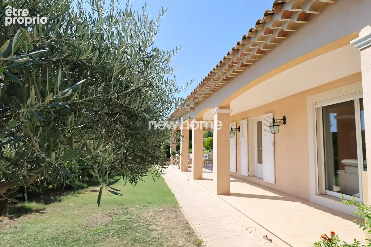 Villa de plain-pied et grande piscine - TBE - photo 7