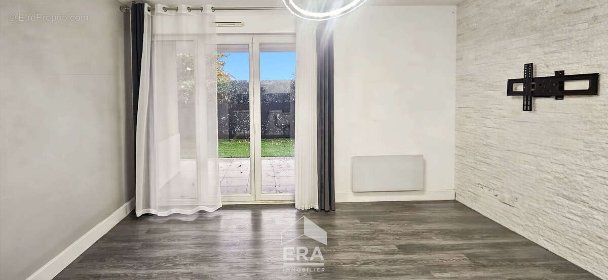 Appartement à PAREMPUYRE