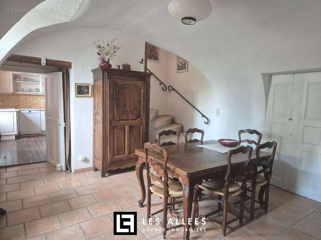 Maison 100 m² à Manas  - photo 5