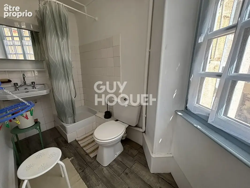 Appartement T1 à vendre au centre-ville d'Aubenas - photo 6