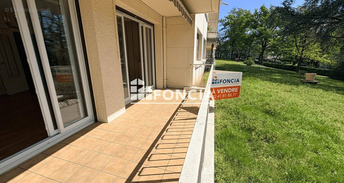 Appartement à AVRILLE