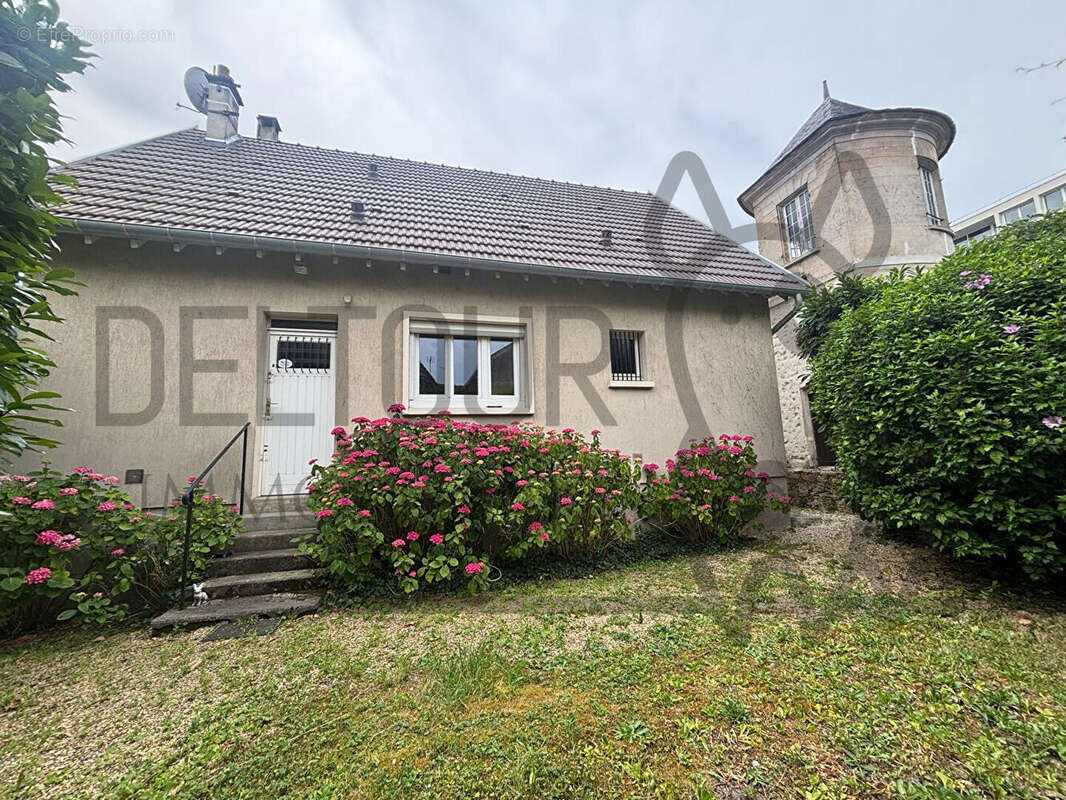 Maison à COULOMMIERS