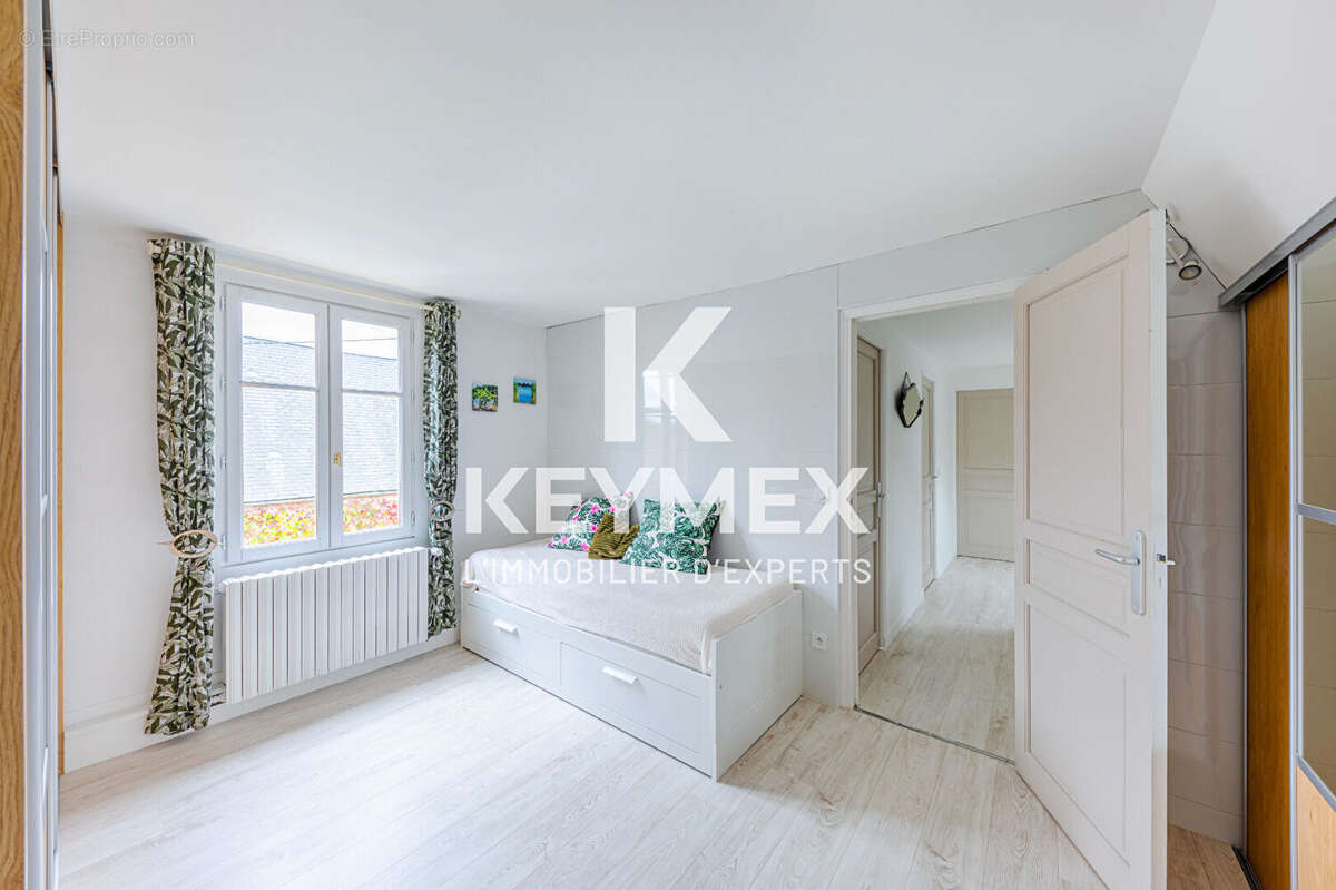 Maison à SAINTE-GENEVIEVE