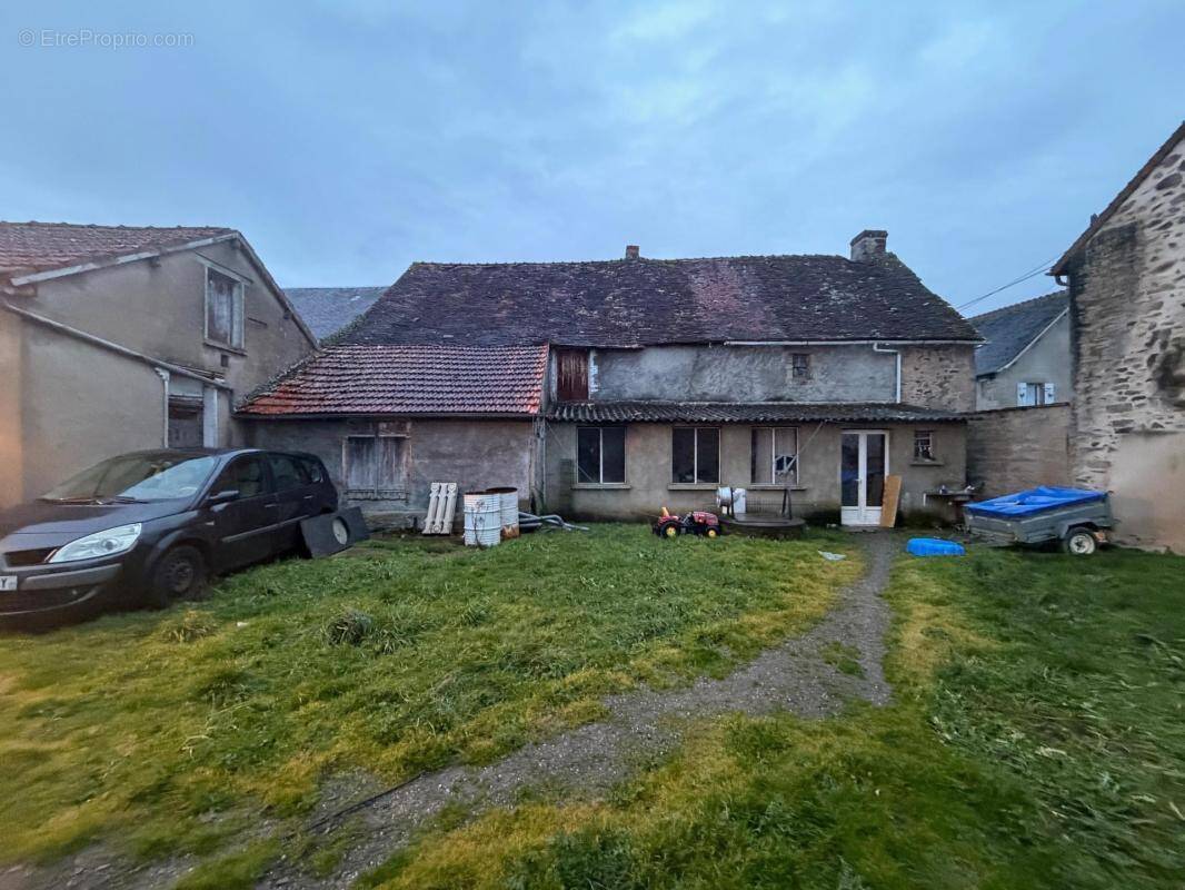 Maison à PARNAC