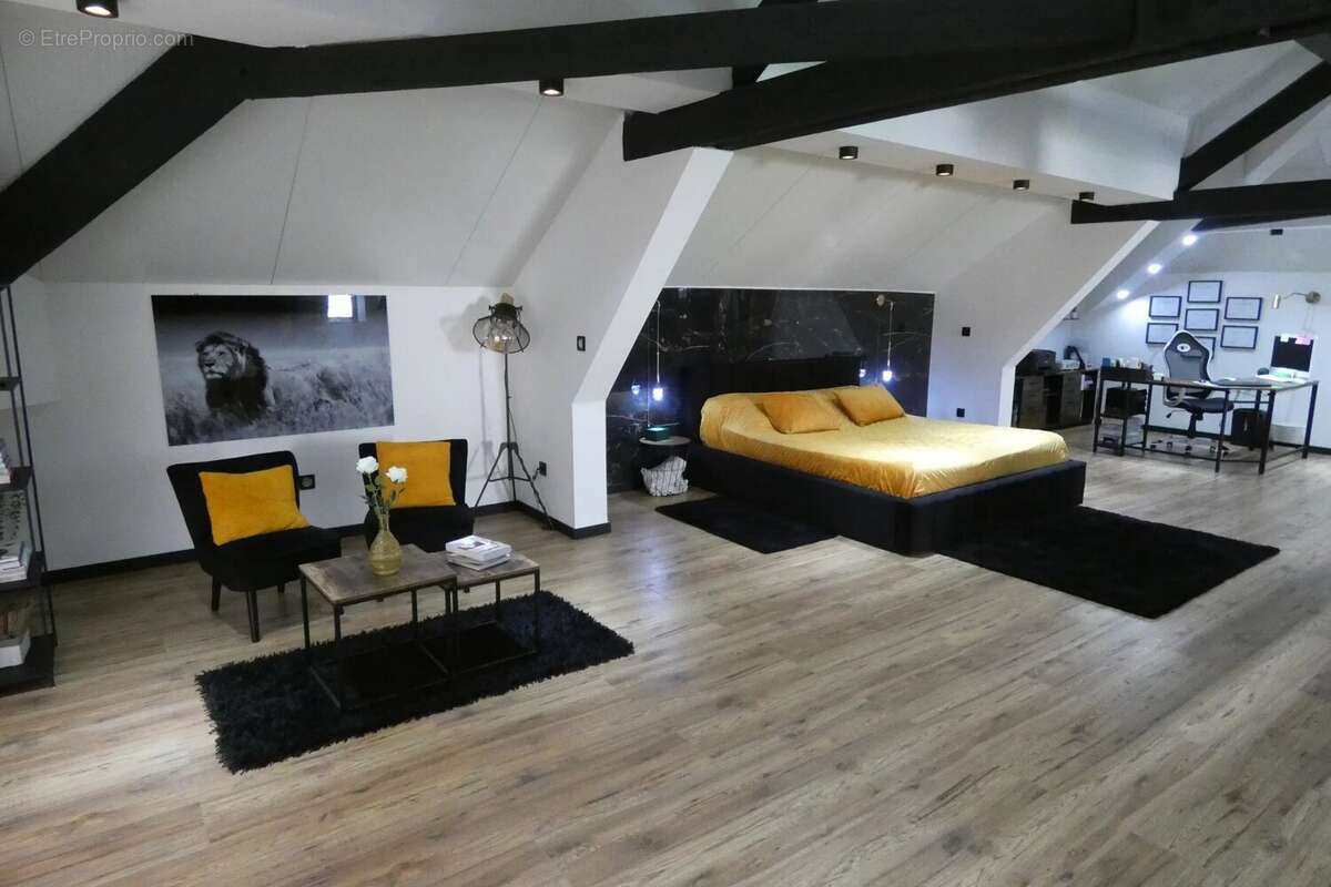 Maison à LE CREUSOT