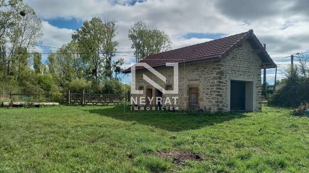 Ferme bourguignone avec terrain de 8 000 m² – fort potentiel ! - photo 3