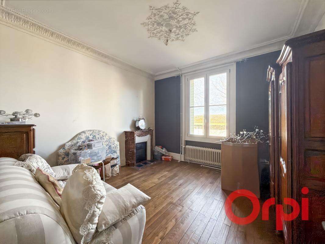 Maison à CHATEAUMEILLANT