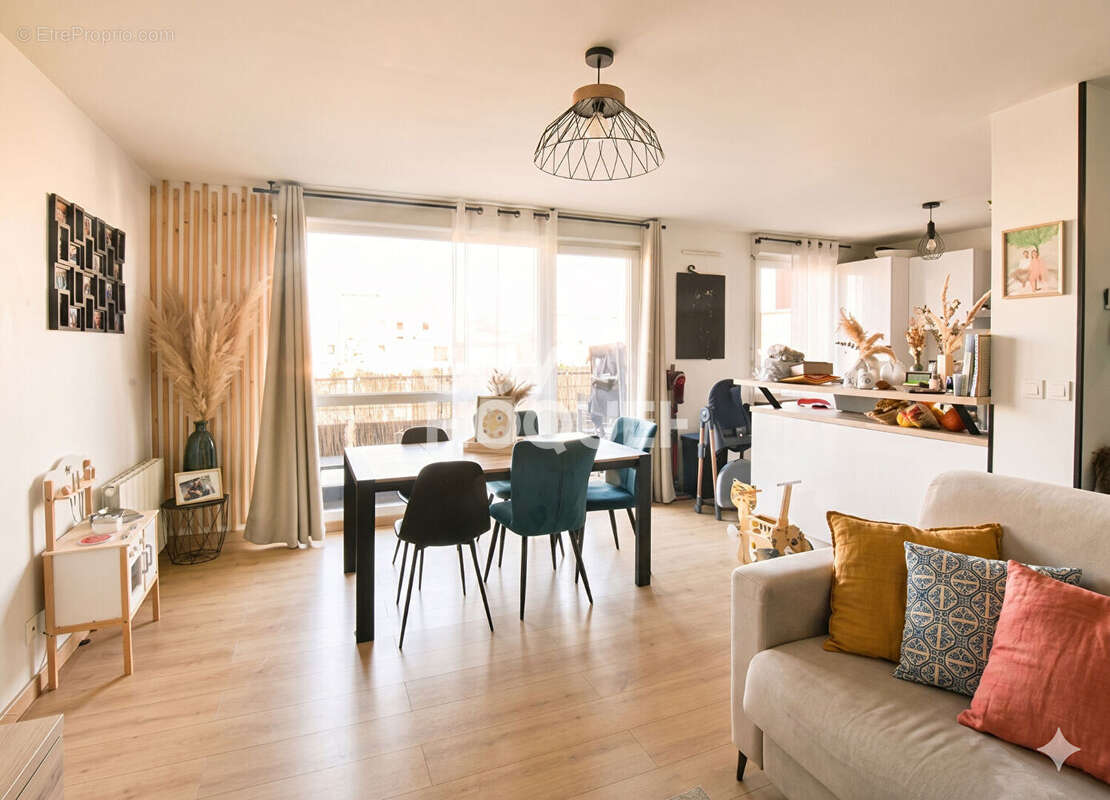 Appartement à OULLINS