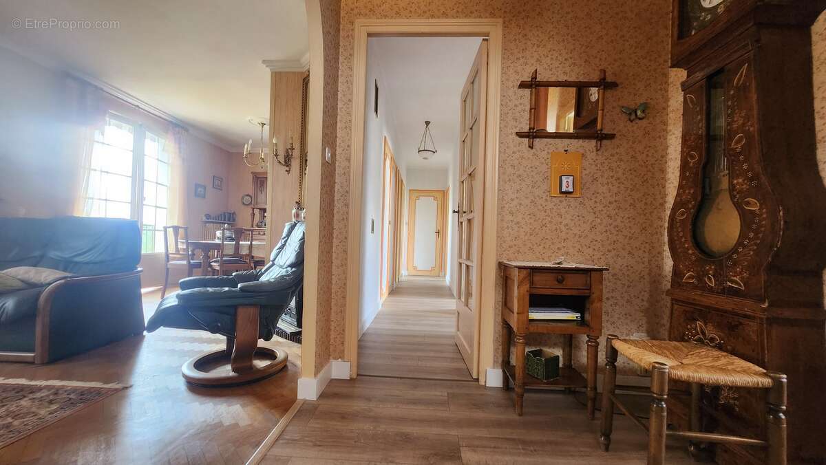 Maison à SAINT-JUST-LE-MARTEL