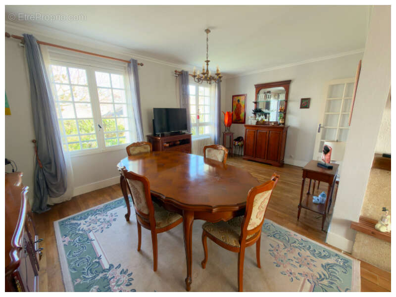 Maison à FONTENAY-LE-FLEURY