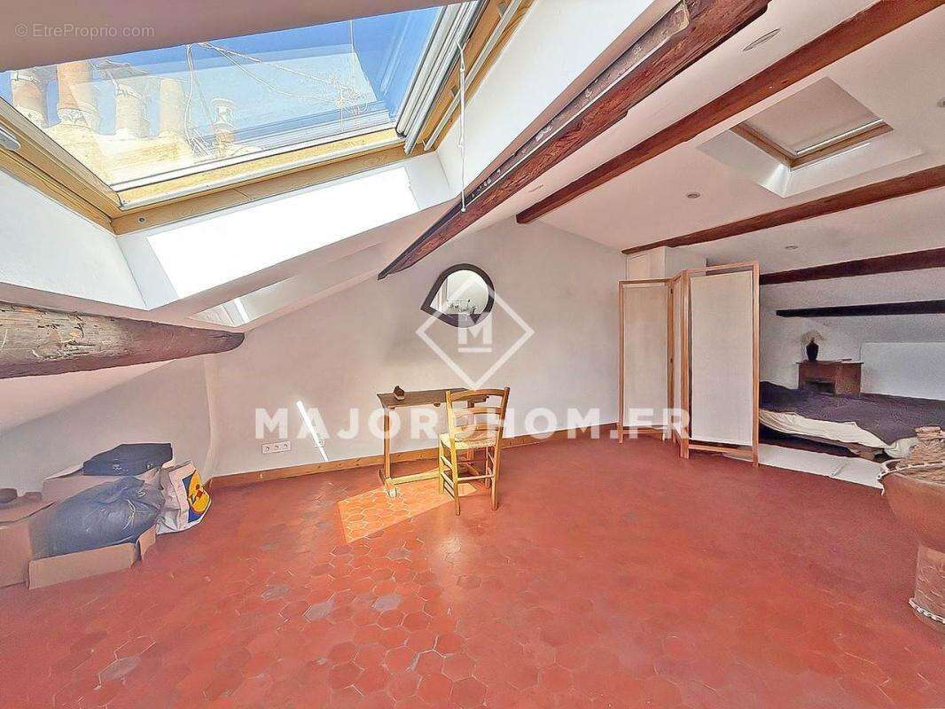 Appartement à MARSEILLE-6E
