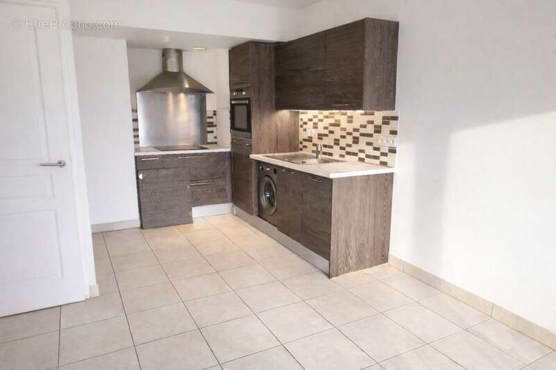 Appartement à LES PAVILLONS-SOUS-BOIS