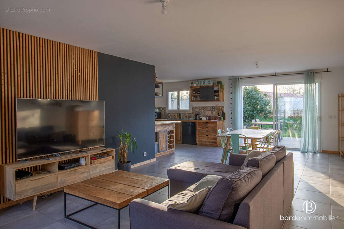 Maison 5 pièces - 110 m² - Proche centre ville de Châteauneuf - photo 2