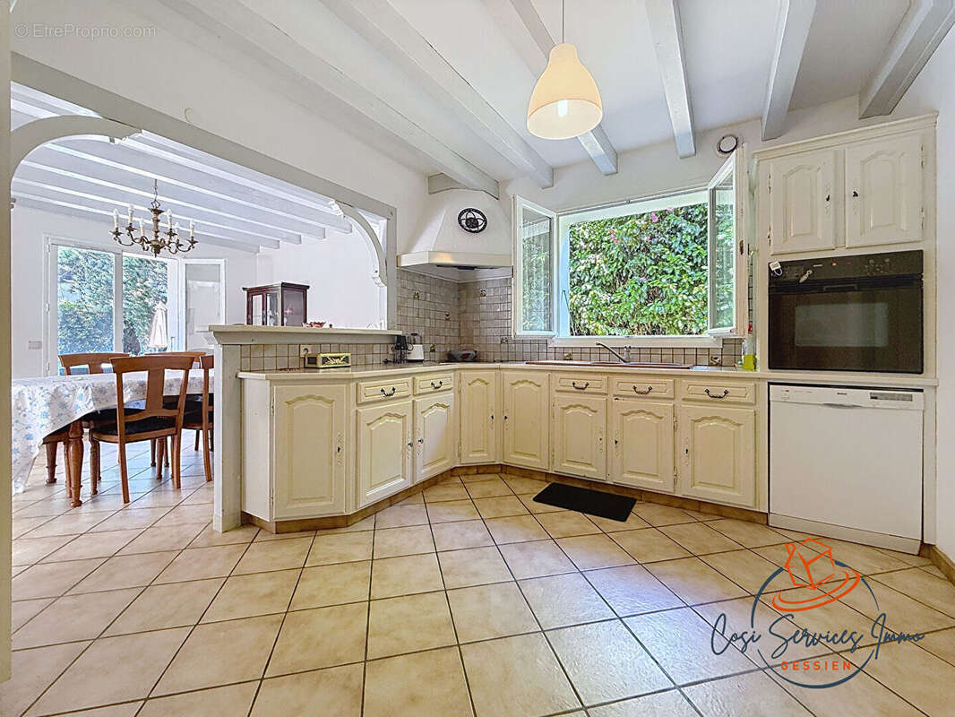 Maison à PREVESSIN-MOENS