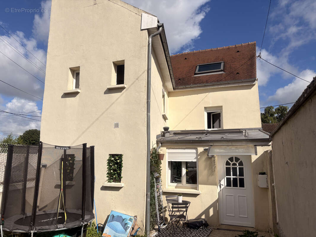 Maison à SAINTE-GENEVIEVE