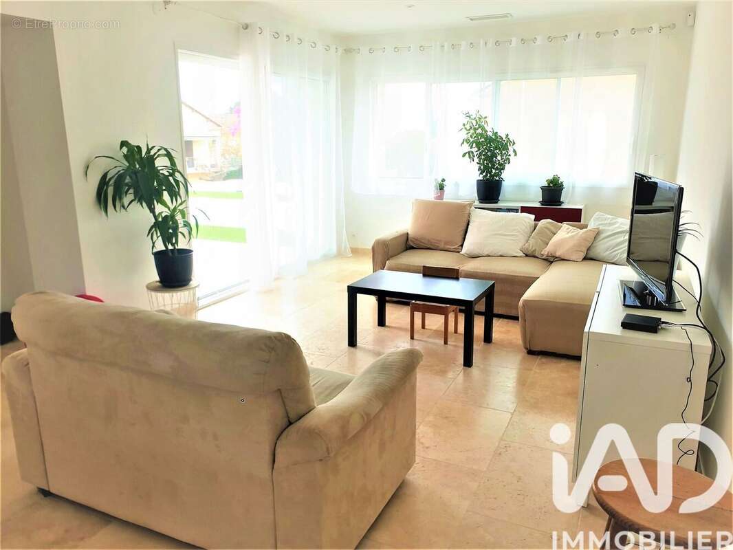 Photo 8 - Maison à UCHAUD