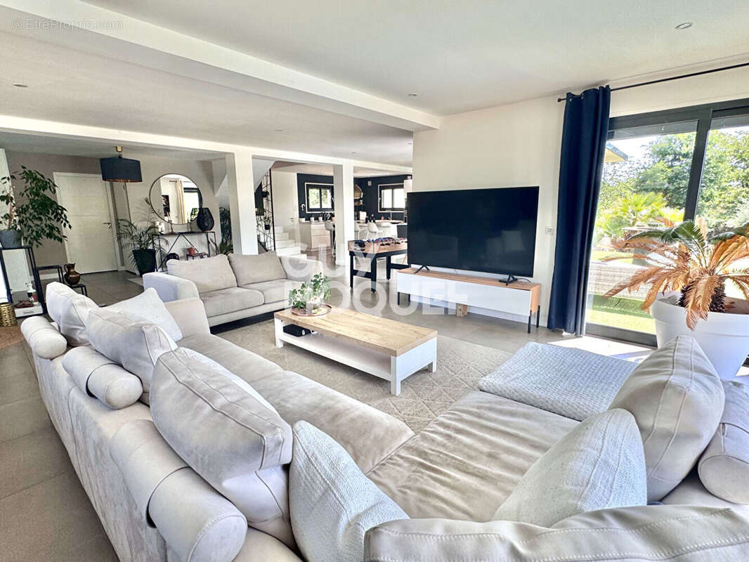 Maison à CHAMPCUEIL