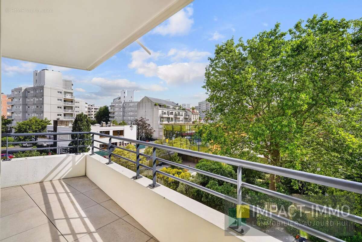 Appartement à COURBEVOIE