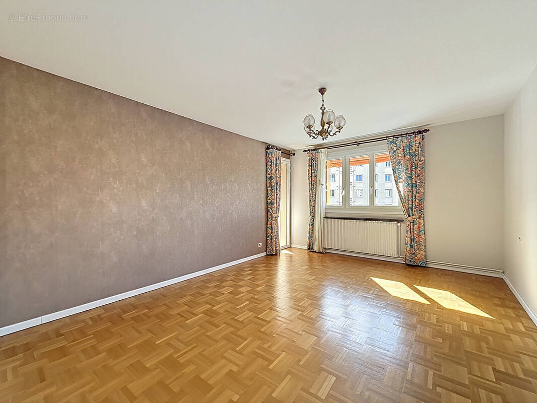 Appartement à SAINTE-FOY-LES-LYON