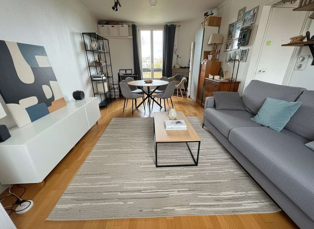 Appartement à SAINT-THIBAULT-DES-VIGNES