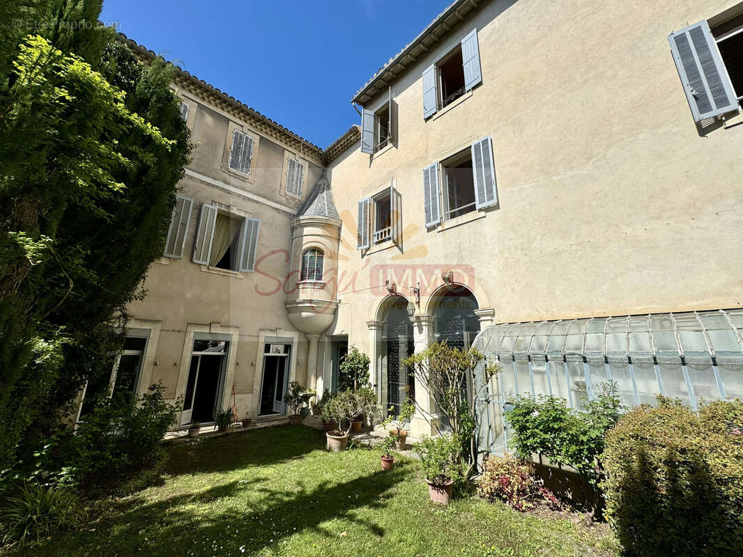 Maison à L'ISLE-SUR-LA-SORGUE
