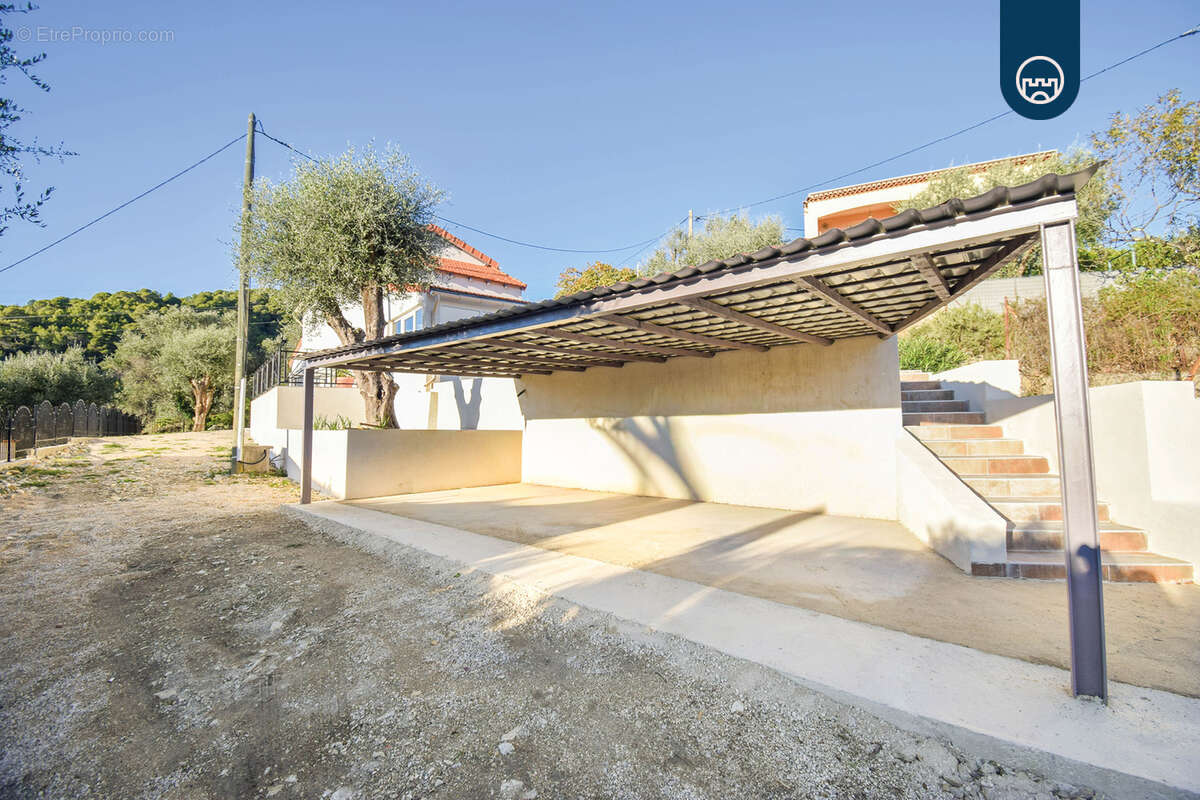 Maison à SAINT-ANDRE-DE-LA-ROCHE